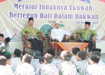 Peringatan Maulid Nabi Diselingi Permainan Hadrah Siswa