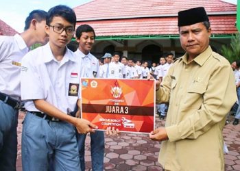 Siswa MAN 1 Surakarta Sabet Juara 3 Kompetisi Robotik Nasional UGM