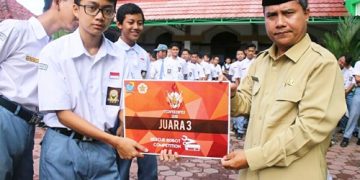 Siswa MAN 1 Surakarta Sabet Juara 3 Kompetisi Robotik Nasional UGM