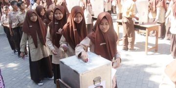 Kerja Sama dengan KPU, MTsN 2 Gelar Pemilu OSIS