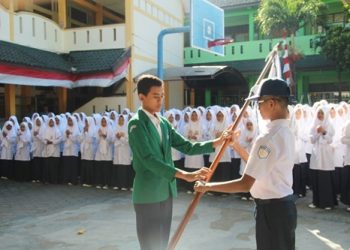 17an sekaligus pelantikan OSIS MTsN  Surakarta 1