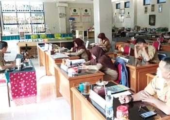 Gelar UAN, MTs Jamsaren Tekankan Koordinasi