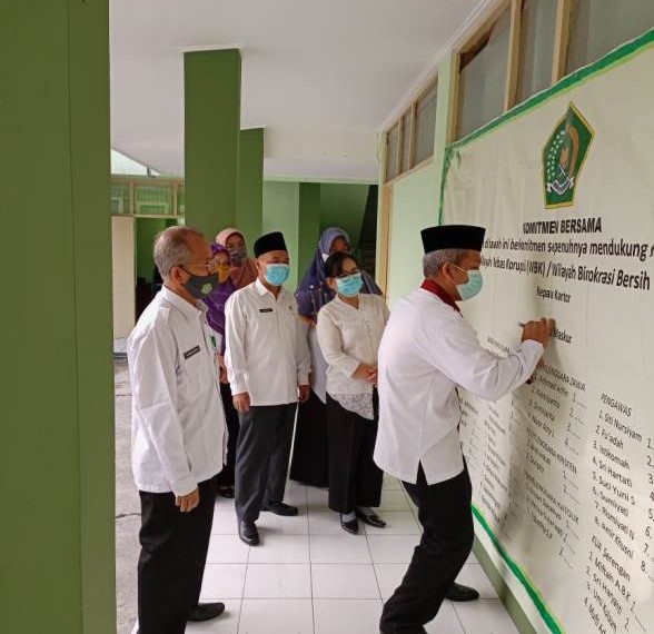 ASN Kemenag Kota Surakarta Komitmen Bersama