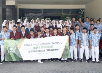 MAN 2 Surakarta adakan kegiatan Pengenalan Dunia Kampus ke UNDIP Semarang