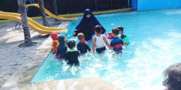 Mencetak  Generasi  Sehat  Dan  Pandai dengan Berenang