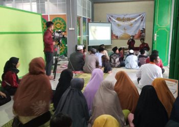 Santri Trenmu KH Ahmad Dahlan Ikuti Acara Muharram Berbagi yang diadakan Lazismu