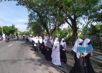 MTs Muhammadiyah Surakarta Gelar Pawai Santri