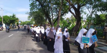 MTs Muhammadiyah Surakarta Gelar Pawai Santri