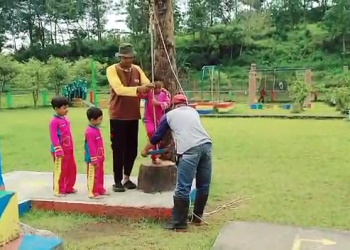 MELATIH KEBERANIAN DAN KEMANDIRIAN SISWA KB & RA PALMA DENGAN OUTBOND KE AGROWISATA AMANAH FARM KARANGANYAR