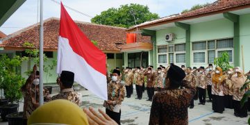 Mengenang dan Menghormati Perjuangan Para Pahlawan, Kemenag Kota Surakarta Gelar Upacara Hari Pahlawan dengan Penuh Khidmat