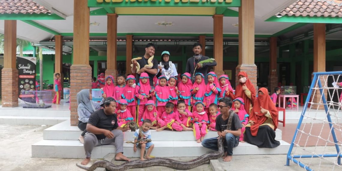 Serunya Siswa RA Palma Bermain Bersama Oemah Ulo