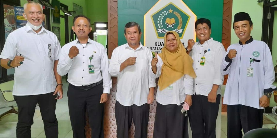 Sukseskan Revitalisasi KUA, Kasi Kelembagaan KUA kemenag RI Serahkan 3 Instrumen Pendukung