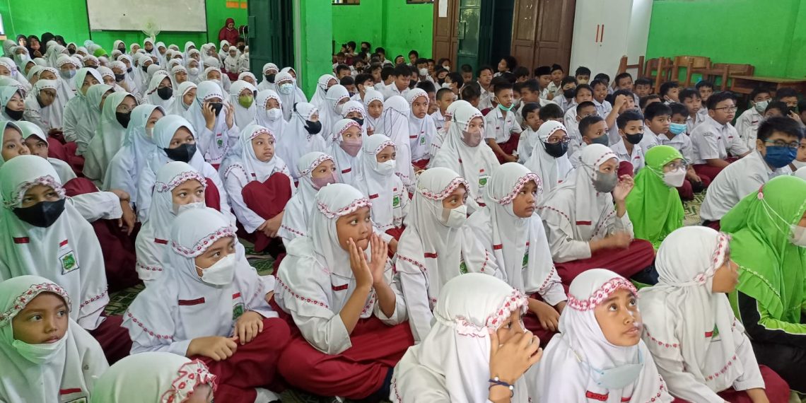 MIN Surakarta Gandeng Lembaga Psikologi Anava Laksanakan Pembekalan Psikologi Untuk Siswa Kelas IV, V, dan VI