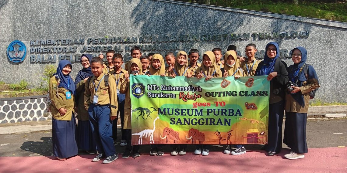 Wisata Edukasi, Siswa MTs Muhammadiyah Surakarta Kunjungi Museum Purbakala Sangiran