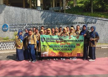 Wisata Edukasi, Siswa MTs Muhammadiyah Surakarta Kunjungi Museum Purbakala Sangiran