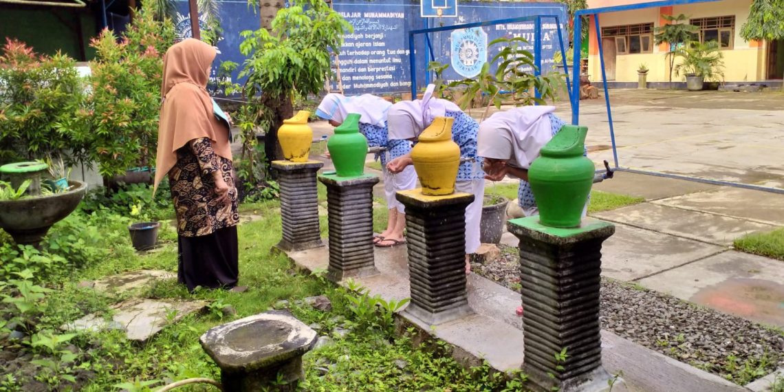 Salat Fardu dan Jenazah Wajib Dikuasai Siswa MTs Muhammdiyah Surakarta