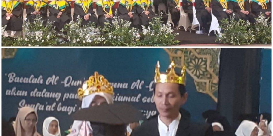 MAHKOTA EMAS AYAH BUNDA DARI ANAK PENGHAFAL AL QUR’AN