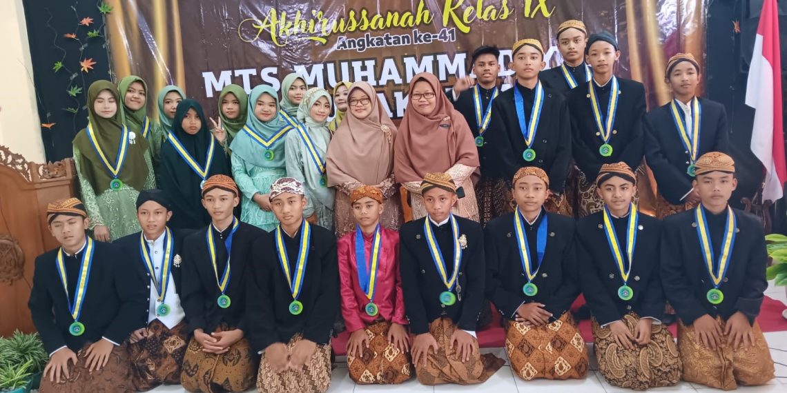 MTs Muhammadiyah Surakarta Gelar Akhirussanah dan Wisuda Tahfidz Tahun Pelajaran 2022/2023