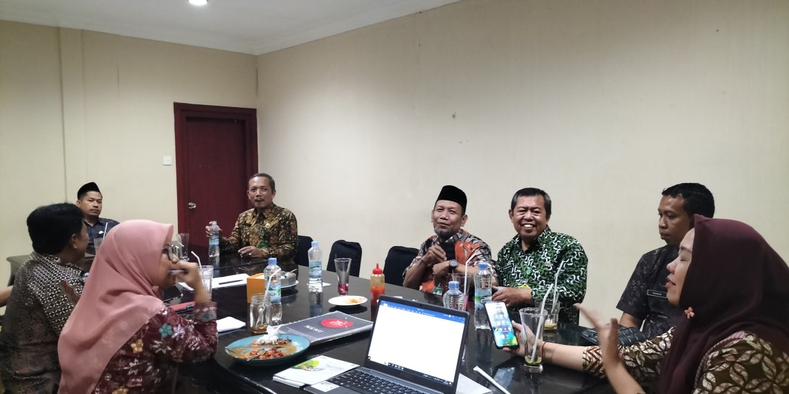Rapat Koordinasi Triwulan II Tahun 2024 UPZ Kankemenag Kota Surakarta: Penguatan Pengurus dan Optimalisasi Pentassarufan