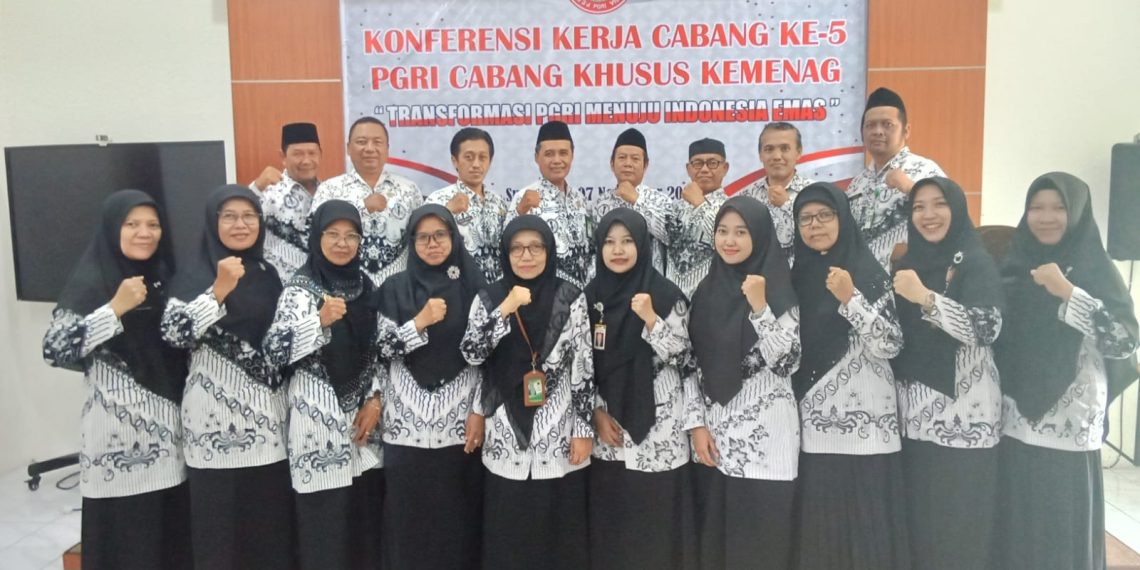 TRANSFORMASI PGRI MENUJU INDONESIA EMAS