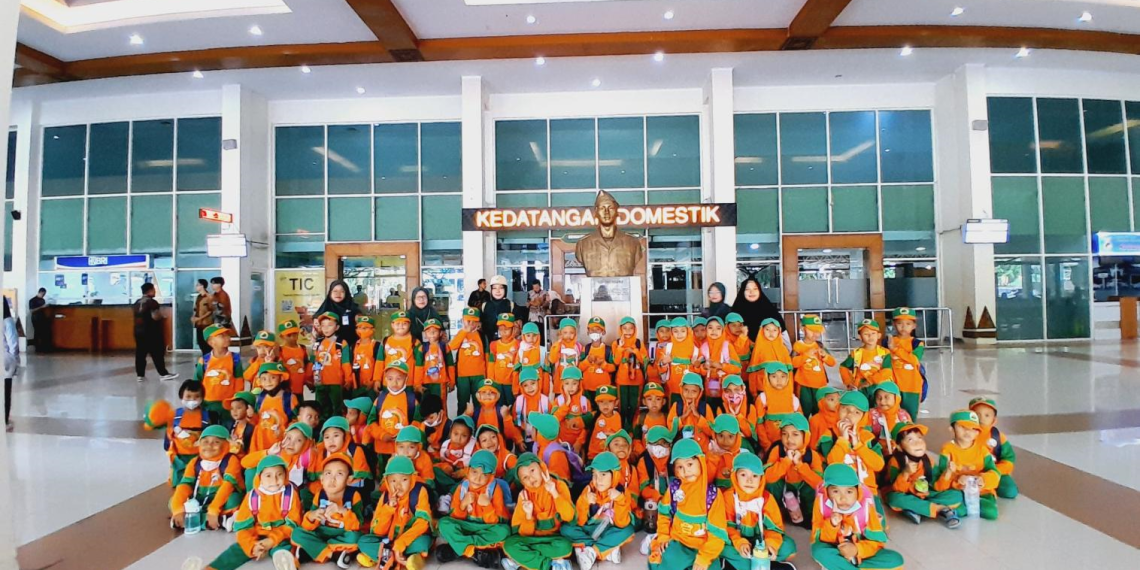 Mengenal Berbagai Macam Transportasi, RA Nurul Huda Surakarta Berkunjung ke Dinas Perhubungan Kota Surakarta dan Bandara Adi Soemarmo