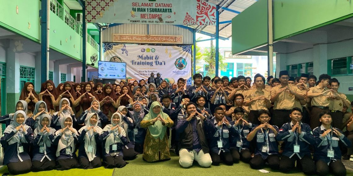 Malam Bina Iman dan Tauhid: Mengukuhkan Karakter Islami Siswa Siswi MAN 1 Surakarta