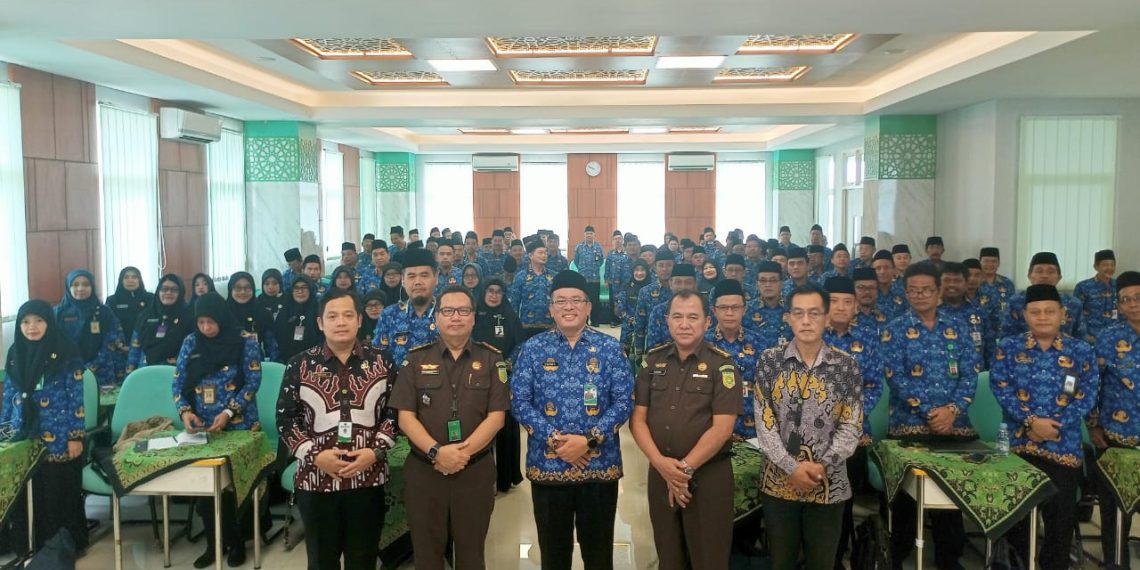 Penyuluhan Hukum di MAN 1 Surakarta: Jaga Marwah Madrasah, Cegah Korupsi