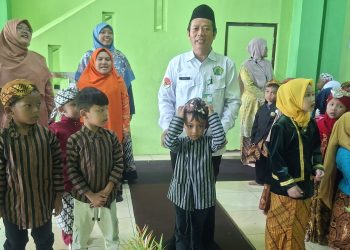 Semangat Kartini Hidup di RA Al Islam 3 Gebang, Pengawas RA Tekankan Pentingnya Kolaborasi Orang Tua-Anak