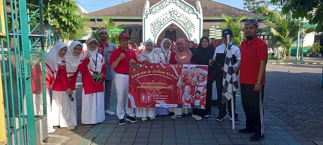 IGRA Banjarsari Gelar Senam dan Jalan Sehat, Meriahkan HUT ke-80 RI dengan Semangat Guru Teladan