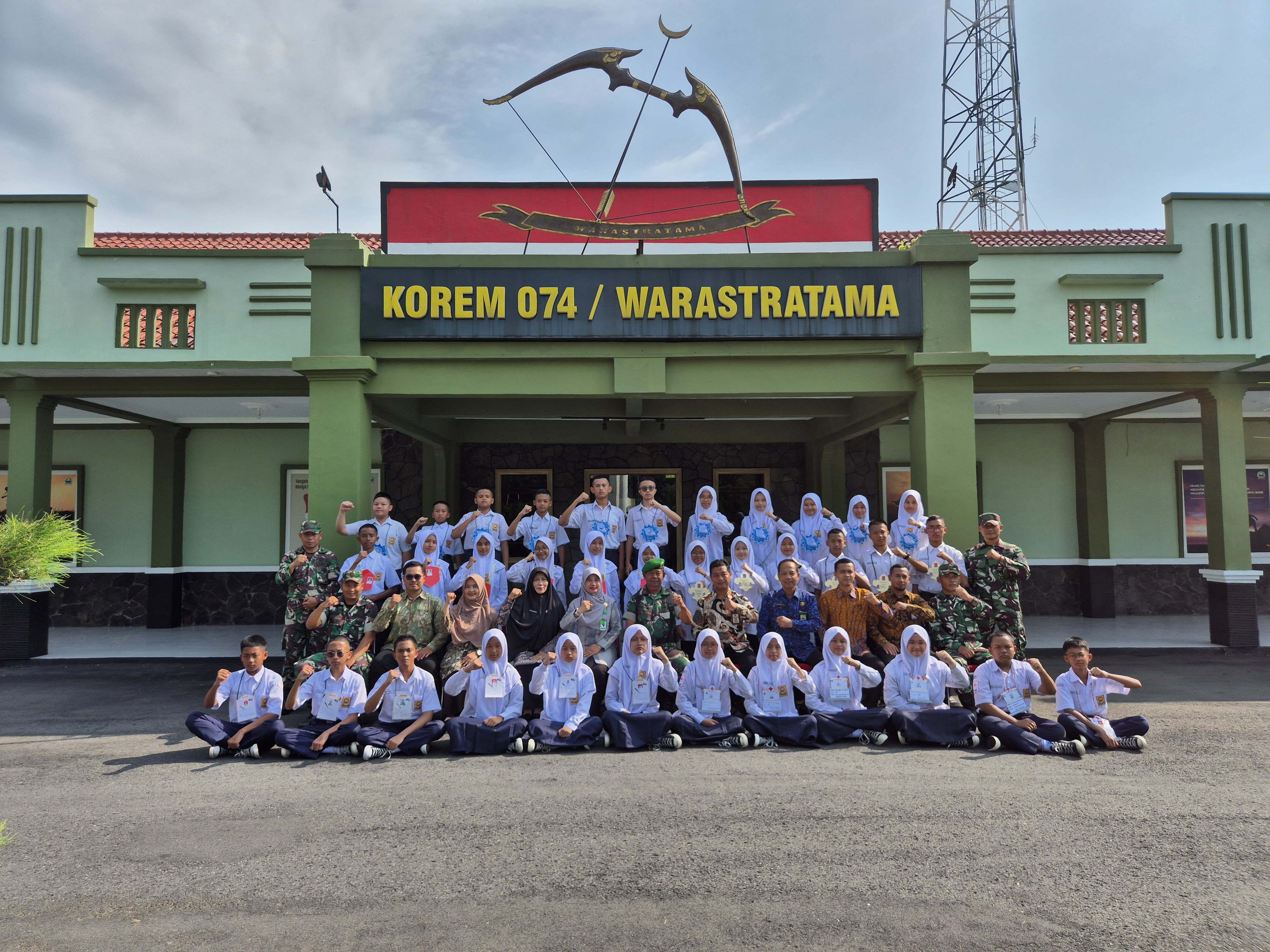 Jalin Sinergi dengan Korem, MTsN Surakarta 1 Sukses Gelar LDK Membentuk Karakter Unggul Siswa