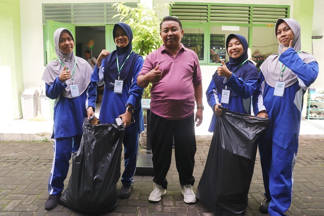 MAN 1 Surakarta Gelar Aksi Grebeg Sandra 2025, Wujud Nyata Semangat Adiwiyata Dan Cinta Lingkungan