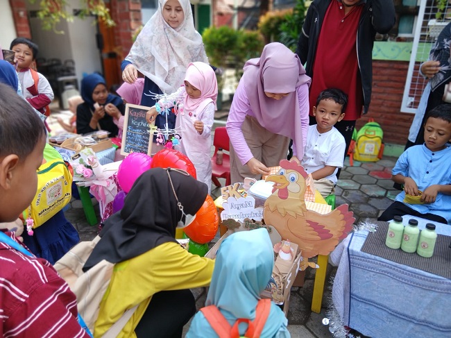 Pasar Bocah RA Miftahul Jannah: Latih Jiwa Wirausaha Sejak Dini