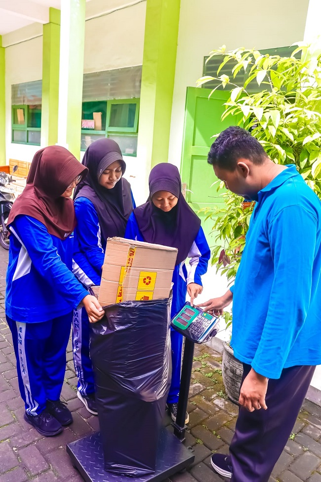 Sukseskan “Hompimpah”: Siswa Diajak Jadikan Pemilahan Sampah Sebagai Hobi