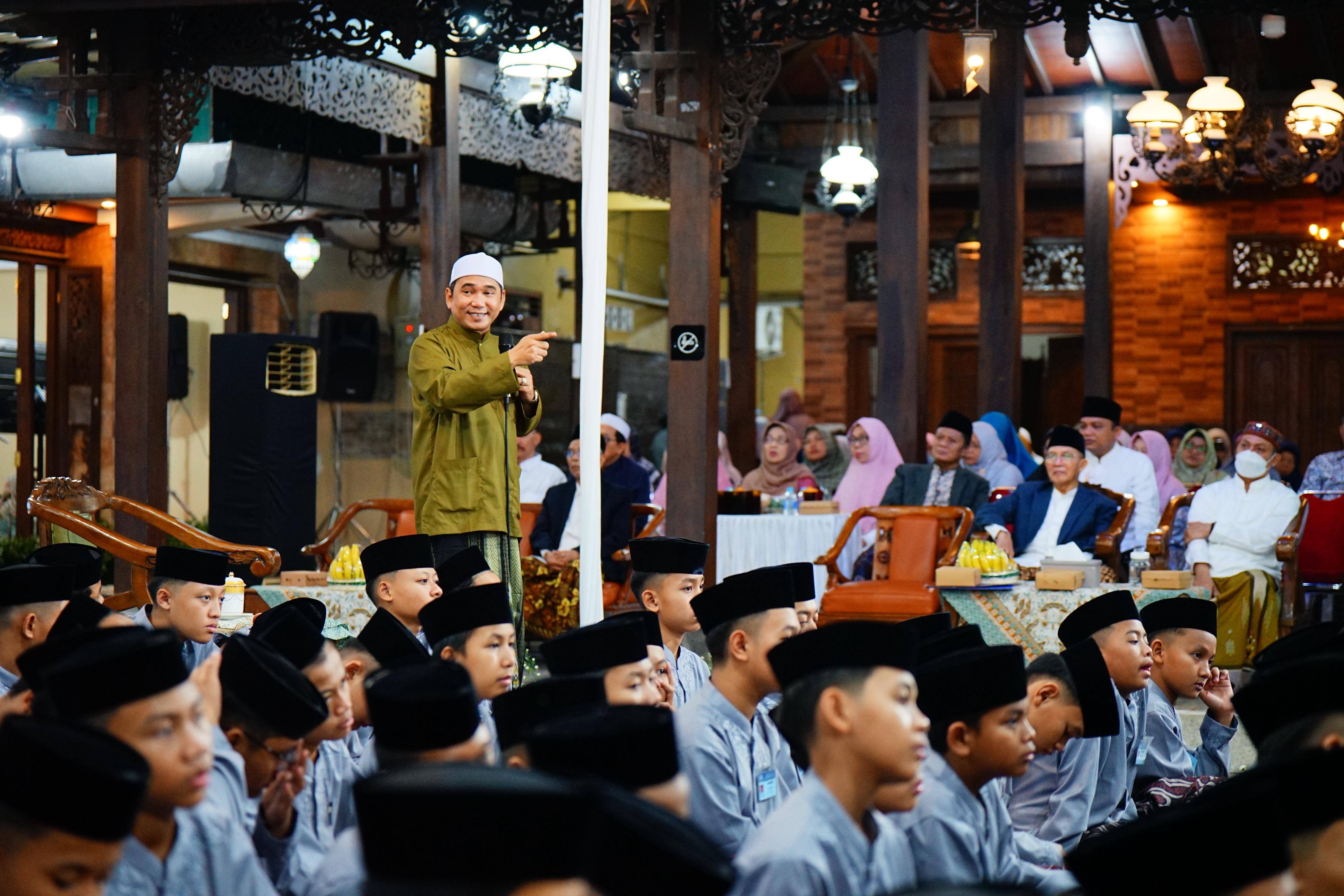 Pesantren Al-Muayyad Gelar Khatmil Qur’an dan Haul, Kemenag Surakarta: Santri Harus Jadi Generasi Berakhlak Mulia