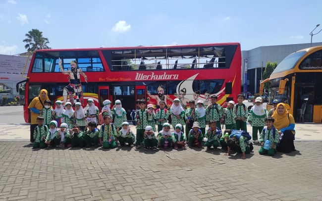 “Masya Allah, Indahnya Kota Surakarta”, RA Palma Kenalkan Transportasi, Taman Kota, dan Kearifan Lokal Pada Siswa