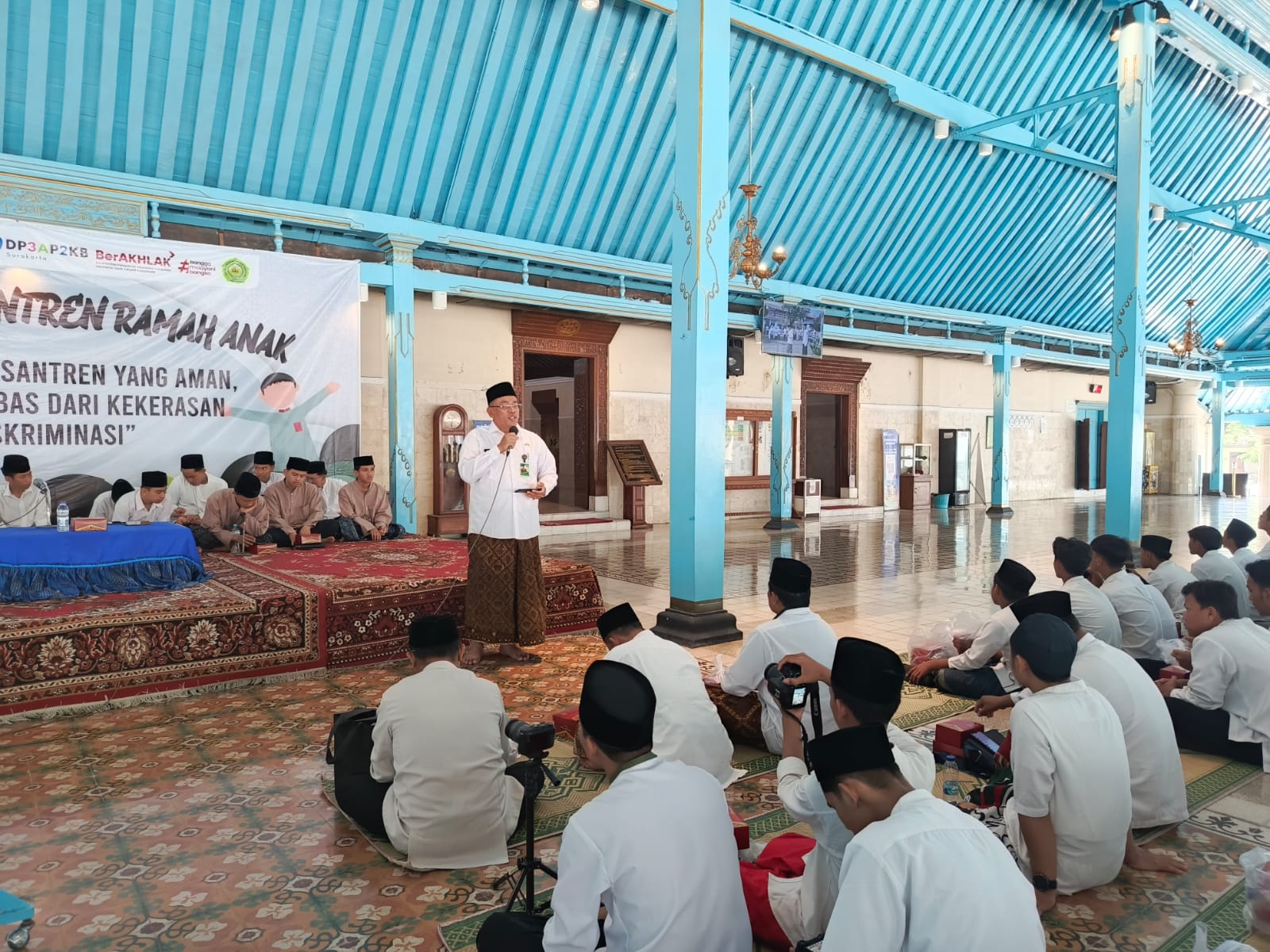 Sosialisasi Pesantren Ramah Anak Warnai Peringatan Hari Santri Nasional 2025 di Surakarta