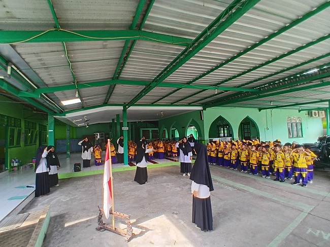 Peringati Hari Pahlawan, RA Nurul Huda Surakarta Tanamkan “Pahlawan Sebagai Teladan”