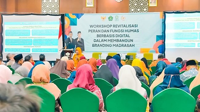 Wujud Komitmen Membangun Branding Madrasah Di Era Digital, Humas MAN 1 Surakarta Ikuti Workshop Revitalisasi Humas Berbasis Digital