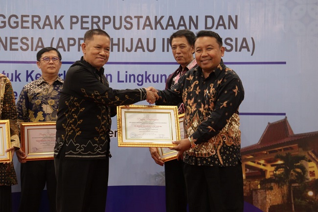 MAN 1 Surakarta Borong Tiga Penghargaan Sekaligus Dalam APPel Hijau Indonesia Awards 2025