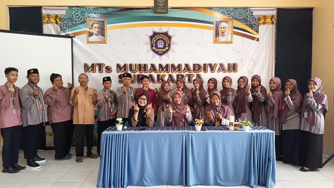 Pelatihan Kurikulum Berbasis Cinta di MTs Muhammadiyah: Meningkatkan Profesionalisme dan Nilai-Nilai Islami Guru