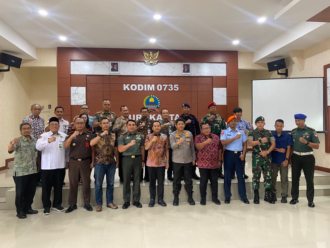 Kemenag Kota Surakarta Dorong Sinergi Antarinstansi Lewat Pemaparan Jaminan Produk Halal di Rapat Forkominda Kota Surakarta