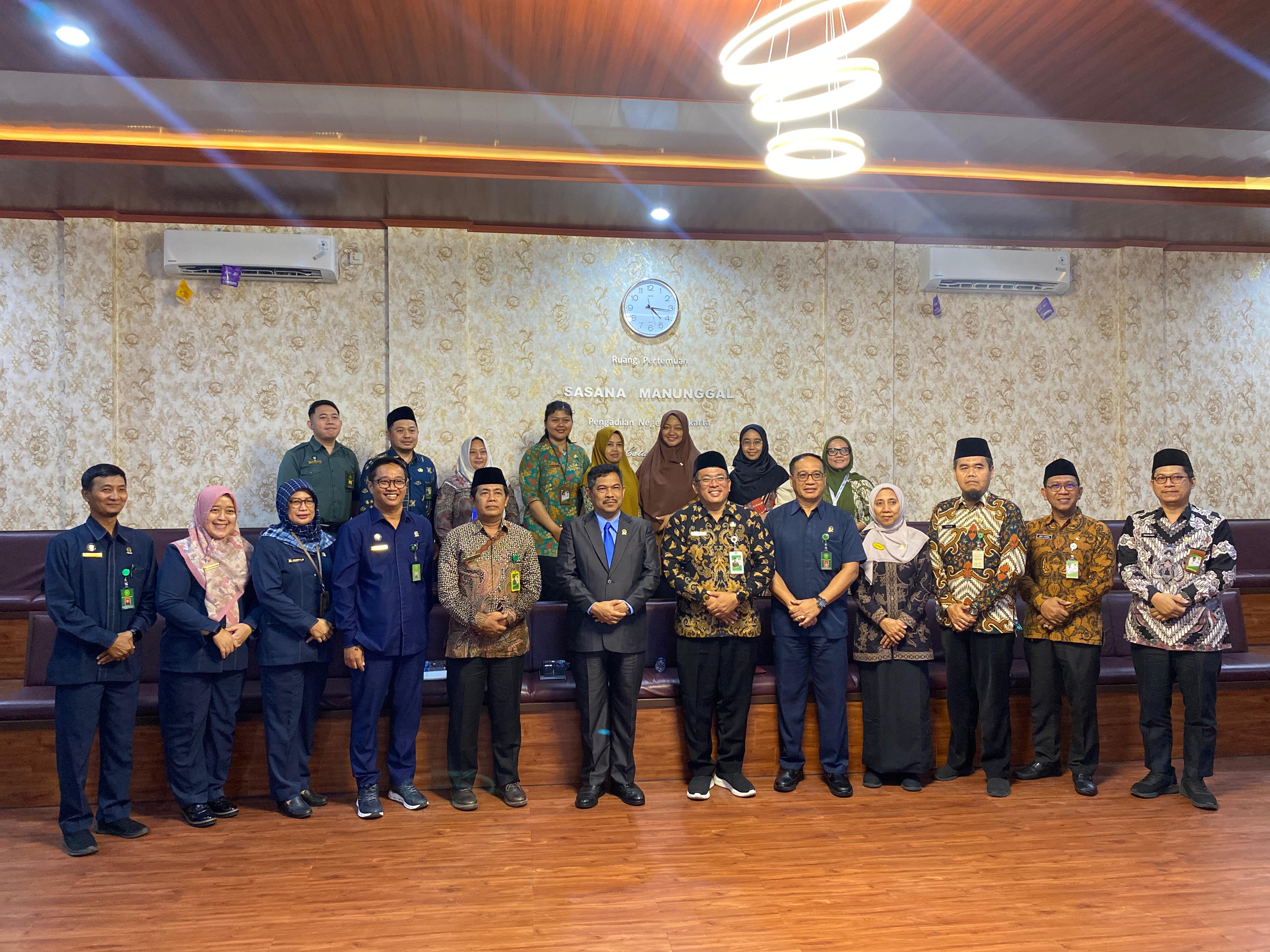 Kemenag Surakarta Laksanakan Studi Tiru Pembangunan Zona Integritas di Pengadilan Negeri Surakarta Kelas 1A Khusus