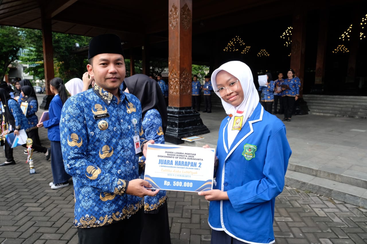 Bersuara Emas, Talitha Azka L. Harumkan MTsN 2 Surakarta di Ajang Penyiar Radio Konata 2025