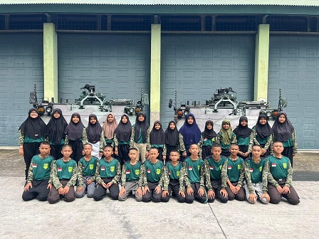MTSN 2 SURAKARTA GELAR LATIHAN DASAR KEPEMIMPINAN (LDK) 2025, Perkuat Karakter Siswa Lewat Kerja Sama dengan TNI Yonif 413 Bremoro