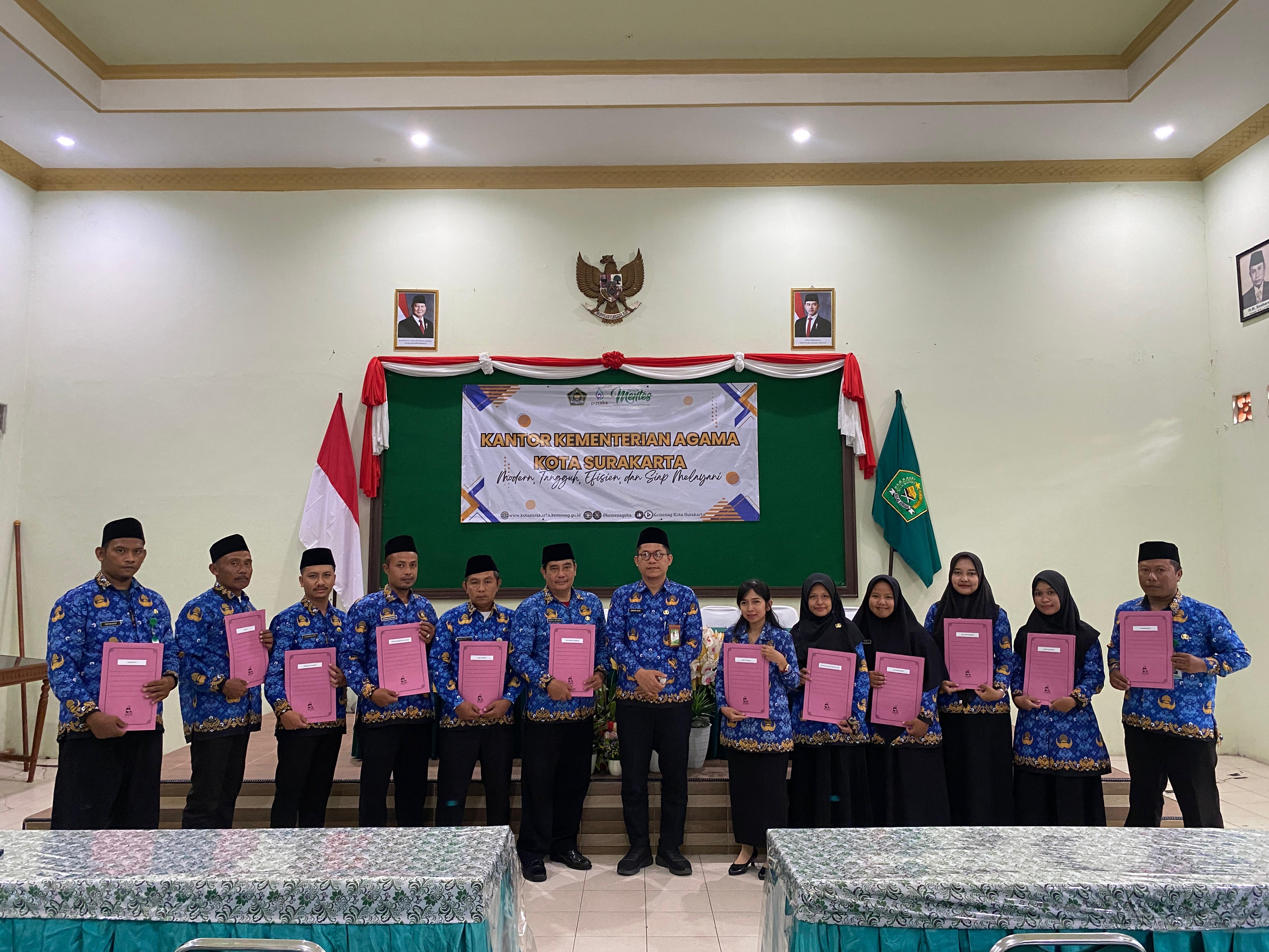 Kankemenag Kota Surakarta Gelar Pembinaan PPPK dan Penyerahan SK PPPK Paruh Waktu