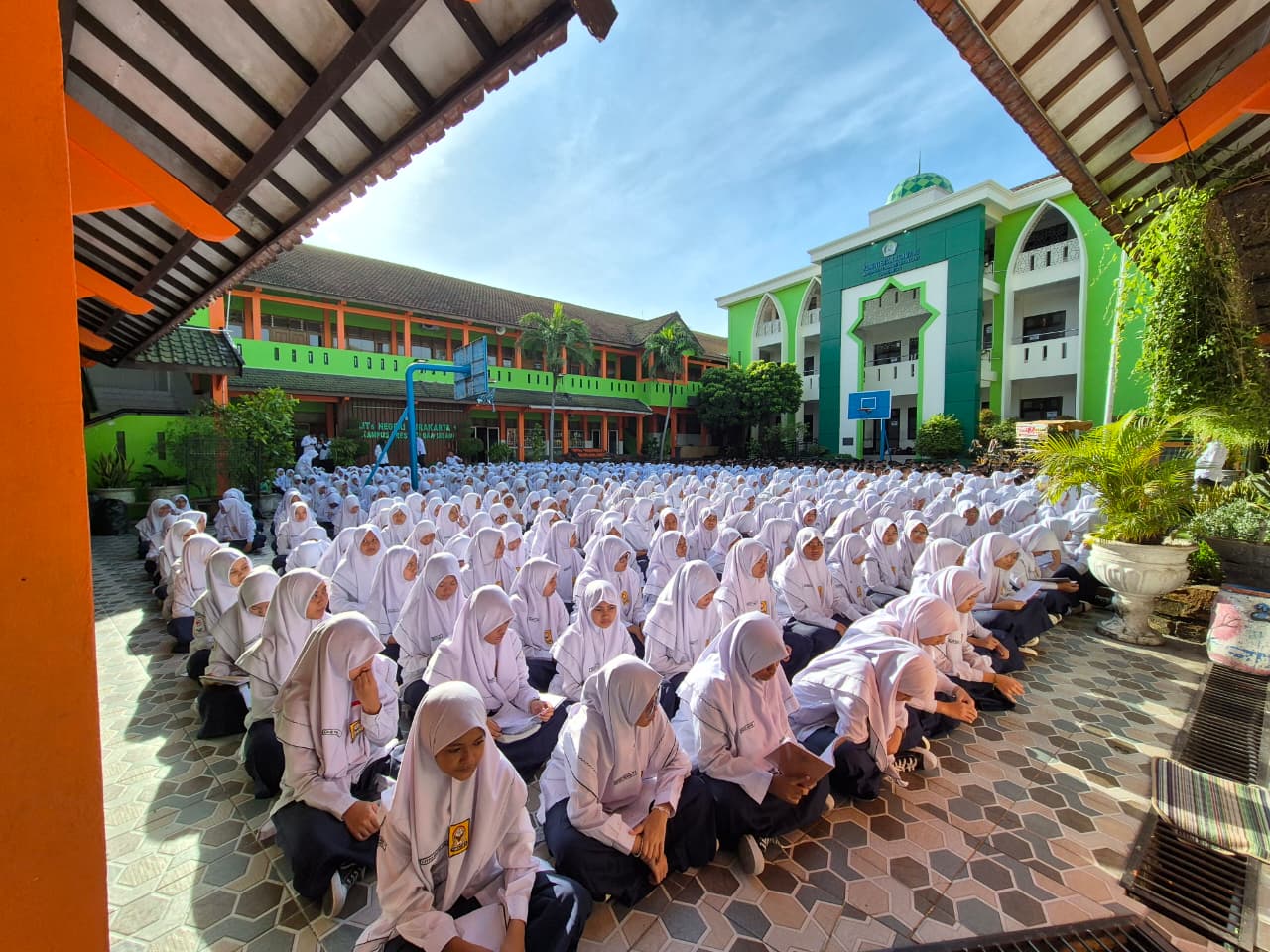 Kemenag Kota Surakarta Gerakkan Jajaran Madrasah Galang Donasi untuk Bencana Aceh–Sumatera, MTsN Surakarta 1 Himpun Rp 41,72 Juta