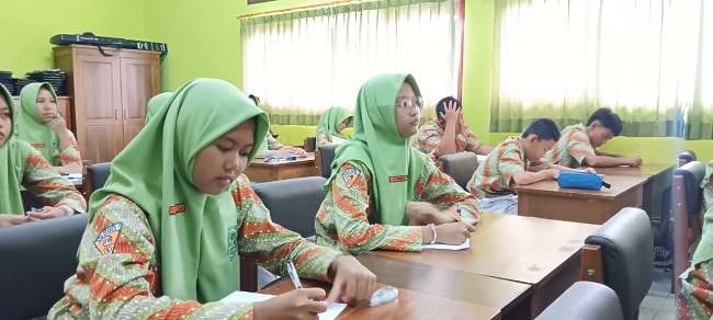 MTs Negeri 2 Surakarta Dukung Edukasi Gizi Serentak Nasional Dalam Peringatan Hari Gizi Nasional ke-66 Tahun 2026