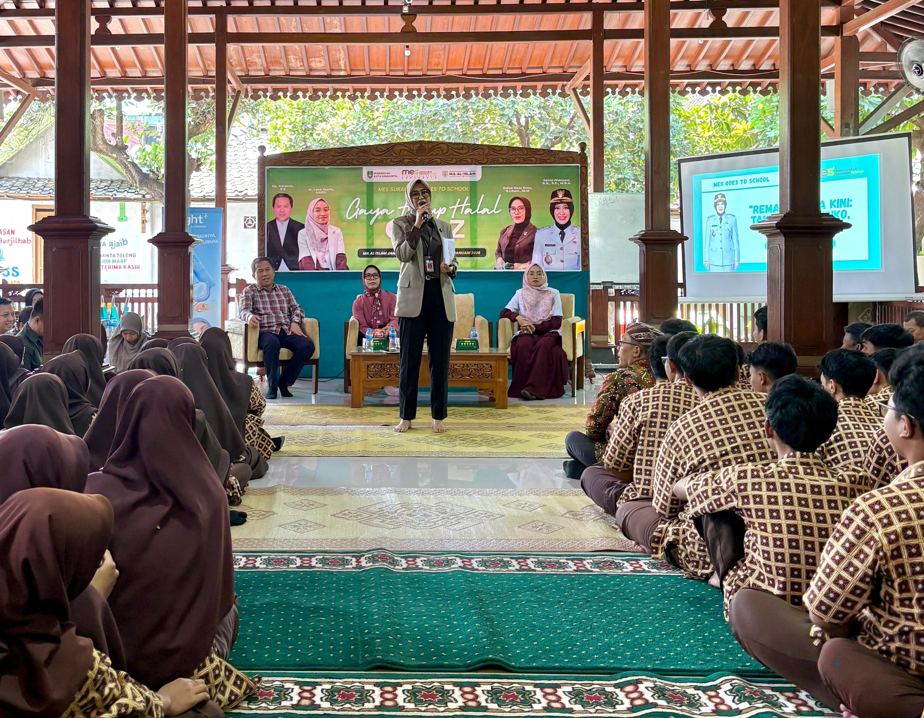 Menanamkan Nilai Halal Sejak Dini, Seminar Gaya Hidup Halal Gen-Z Perkuat Karakter Generasi Muda Surakarta