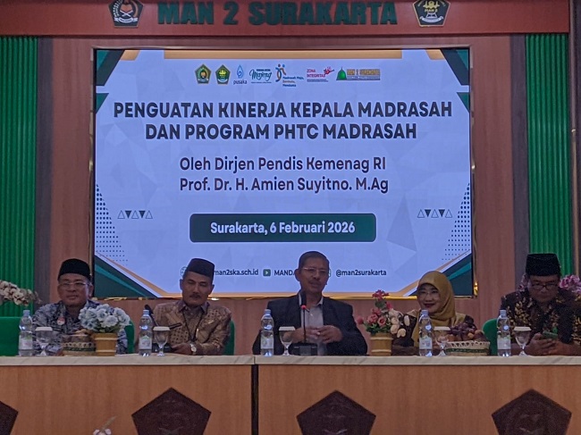Dirjen Pendis Kemenag RI Tekankan Sinergitas Madrasah Negeri dan Swasta di MAN 2 Surakarta