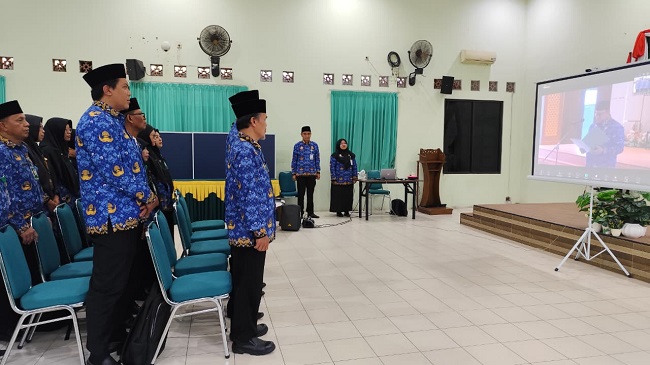 Hybrid Dan Khidmat: “2.468 Pejabat Fungsional Kemenag Jateng Dilantik, Penghulu dan Guru Surakarta Ikuti Dari Aula Oesman Pudjotomo”